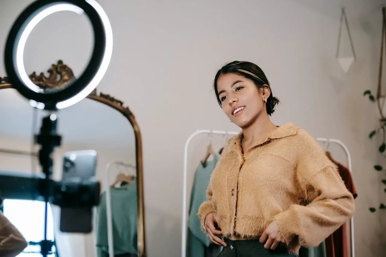 Berkarya di Media Sosial, Ini 5 Zodiak yang Bisa Jadi Influencer Sukses, dari Leo hingga Gemini