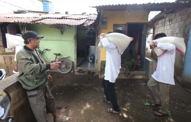 Jokowi Pastikan Bantuan Beras 10 Kg Terus Berlanjut Sampai Juni 2024