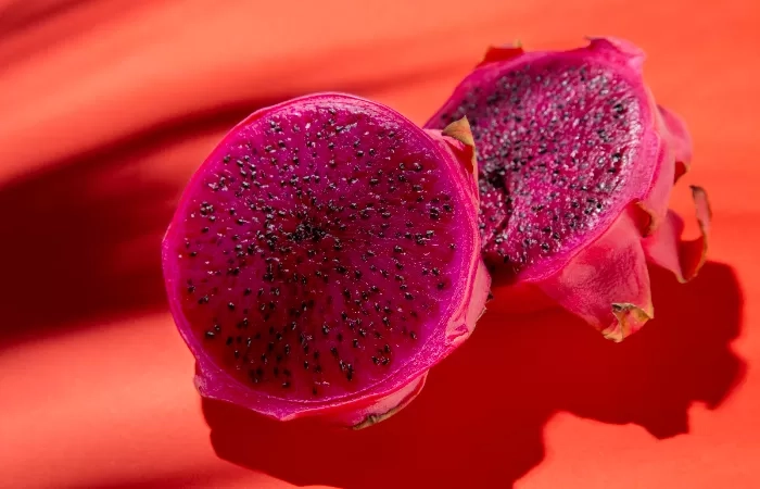 Meskipun Kaya Akan Manfaat, Berikut 4 Bahaya Mengonsumsi Buah Naga