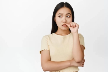 Kenali 5 Gestur Tubuh yang Menandakan Seseorang Merasa Insecure, Apakah Anda Melakukannya?