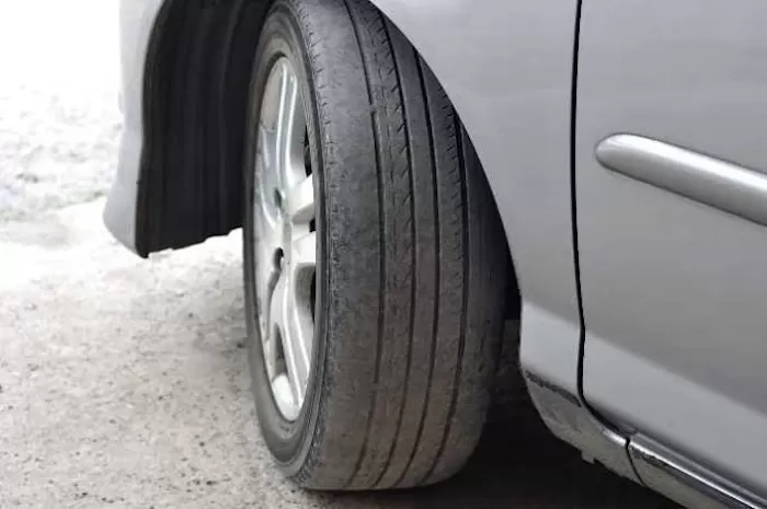 Penyebab Ban Mobil Makan Sebelah, Kalau Nggak Segera Ditangani Masalahnya Bisa Bikin Pusing
