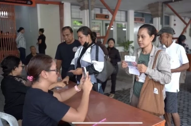 Pos Indonesia Bagikan Bansos Sembako dan PKH Tahap 2 di Bali