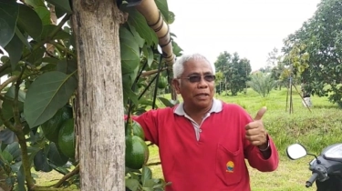 Siapa Mbah Trimo? Pria Rambut Putih Wakafkan Masjid Rp 80 M dan 12 SPBU ke Muhammadiyah