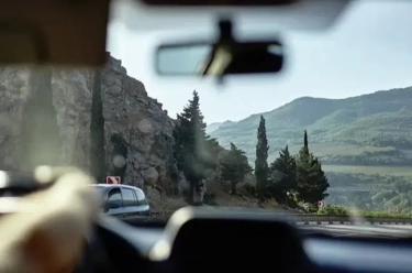 Rawan Sebabkan Rem Blong, Pakai Mobil Matic di Jalanan Menurun Nggak Boleh Asal