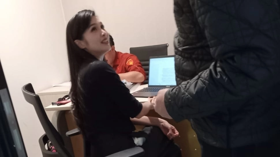 Berbusana Serba Hitam, Sandra Dewi Diperiksa Kejagung Terkait Perkara Korupsi Timah