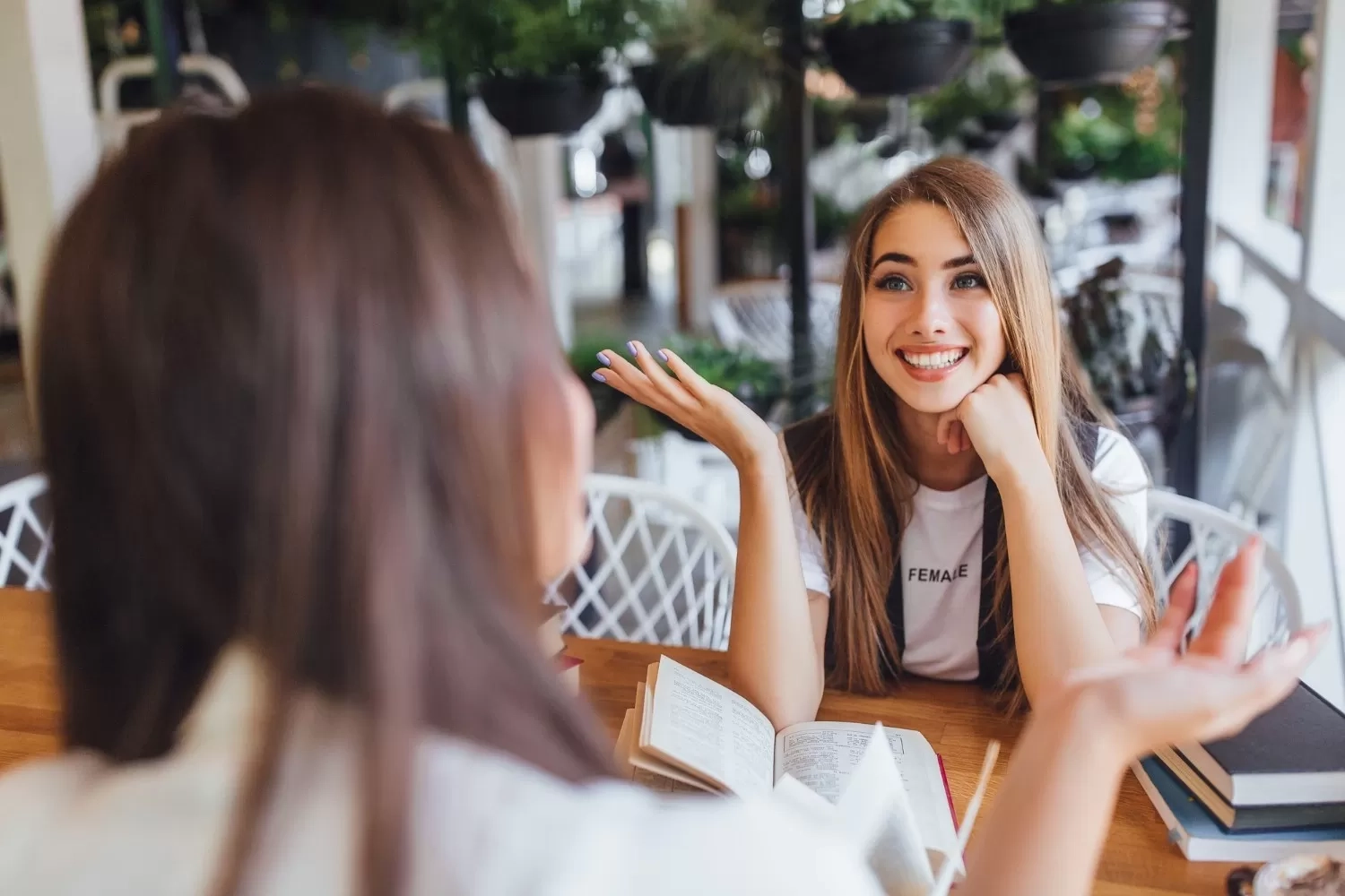 Ada Cancer hingga Libra, 6 Zodiak Ini Dikenal Sebagai Pendengar yang Baik dan Cocok Jadi Teman Curhat