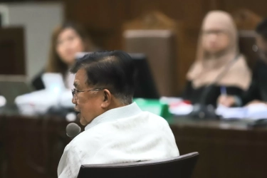 Hakim Tegur Pengunjung Sidang saat JK jadi Saksi Meringankan Karen Agustiawan di Persidangan