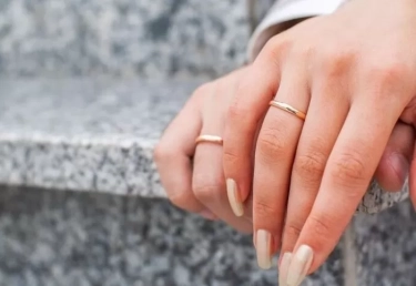 Jangan Sembarangan Pakai Cincin! Berikut 7 Aturan Tak Tertulis Agar Terlihat Indah