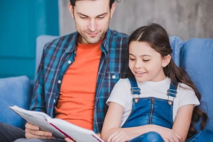 Awali Harimu dengan Kebiasaan Positif! Simak, 5 Manfaat Membaca Buku di Pagi Hari