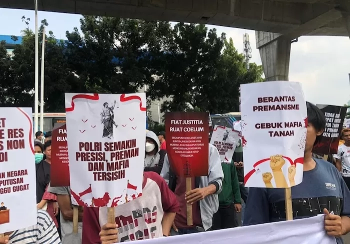 Datangi Mabes Polri, Massa Dukung Kapolri Tindak Premanisme PT SKB