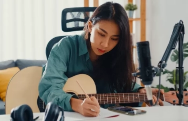 Mampu Mendobrak Batasan hingga Jadi Inovator, 5 Zodiak Ini Ahli Mengekspresikan Diri, Sosoknya Kreatif dan Intuitif
