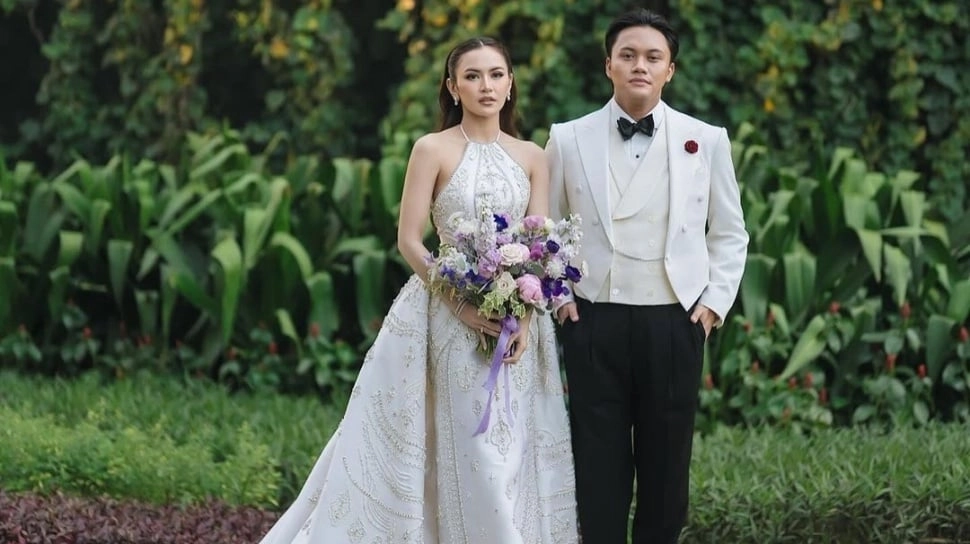 Deretan Potret Bulan Madu Rizky Febian dan Mahalini, Pengantin Baru Lengket Banget!