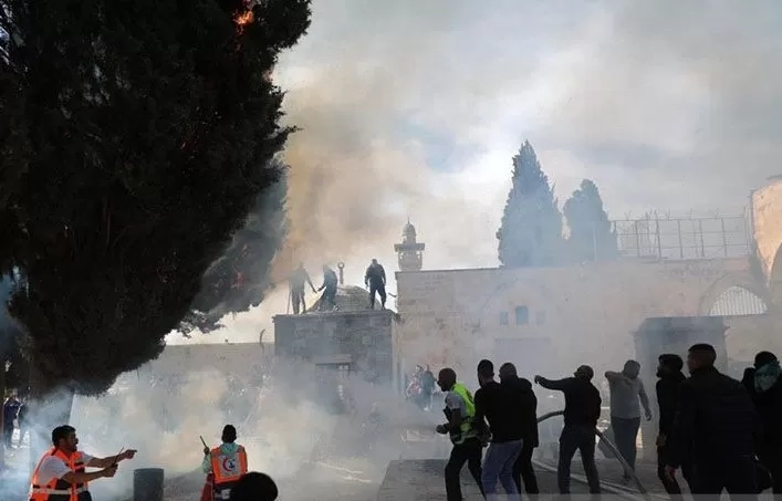 Biadab! Pasukan Israel Serbu dan Larang Adzan Masjid Ibrahimi di Hebron