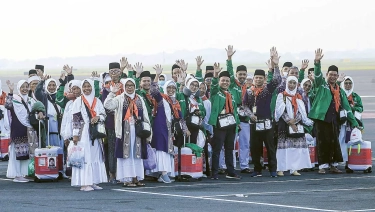 Ingat, Jamaah Dilarang Bentangkan Spanduk dan Bendera selama Berhaji