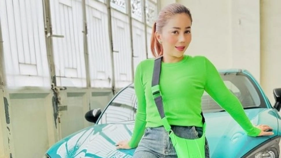 Viral Suami Fenny Frans Selingkuh dengan 3 ART: Tahun Lalu Sempat Nyawer Dewi Perssik