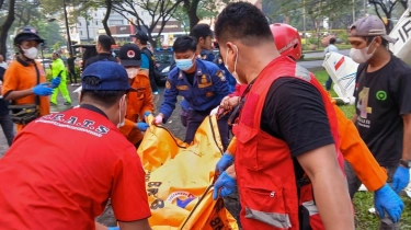 Duka Menyelimuti, 3 Jenazah Korban Pesawat Latih Jatuh di BSD Diserahkan ke Keluarga