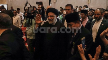 Helikopter Pembawanya Jatuh di Hutan, Presiden Iran Belum Juga Ditemukan