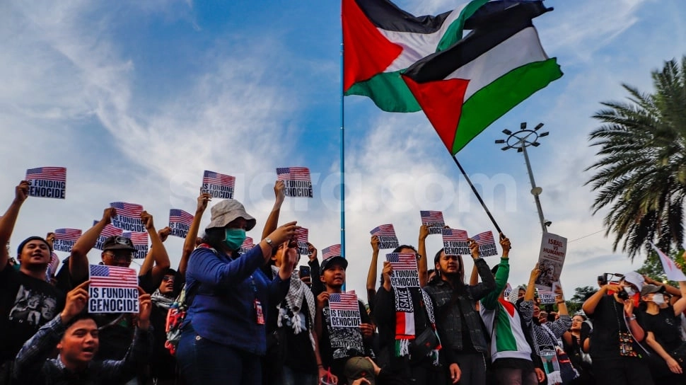 Israel Injak-injak Indomie Bantuan untuk Warga Gaza, Apa Kata ICBP?