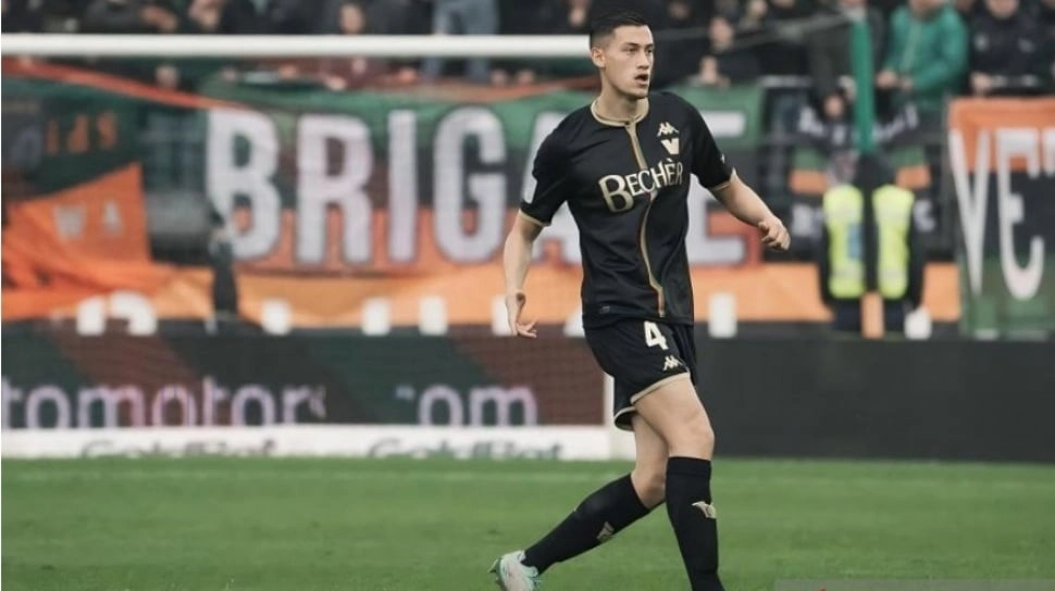 Momen Jay Idzes Ngamuk di Laga Palermo vs Venezia, Sampai Ditahan Staf Pelatih Agar Tak 'Meledak'