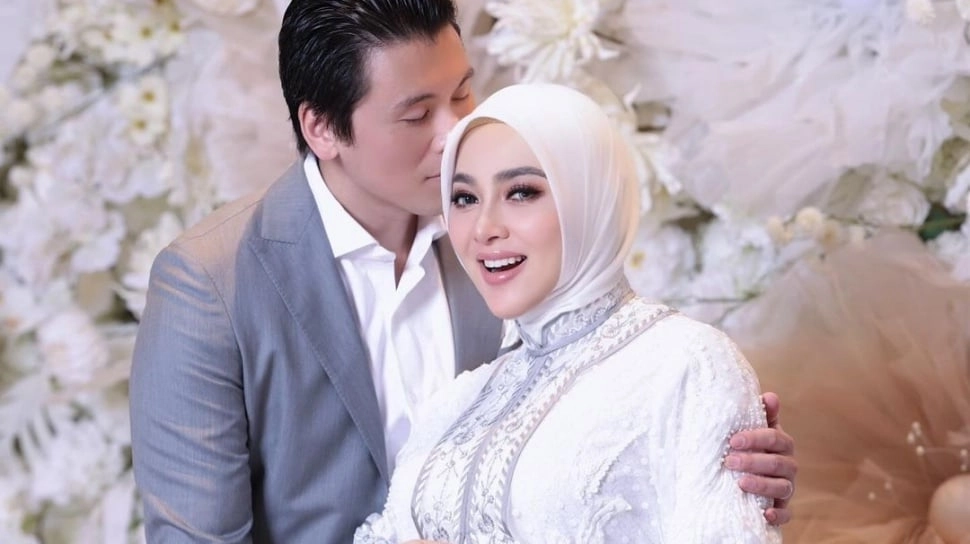 Digelar Tertutup, Ibu Reino Barack Ternyata Tak Datang di Tasyakuran 7 Bulanan Syahrini, Kenapa?