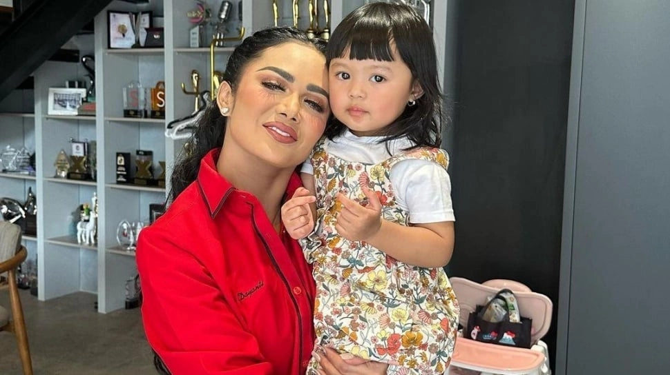 Murid PAUD Elit, Gemasnya Gaya Ameena Pergi Sekolah Pakai Tas Branded dari Kris Dayanti