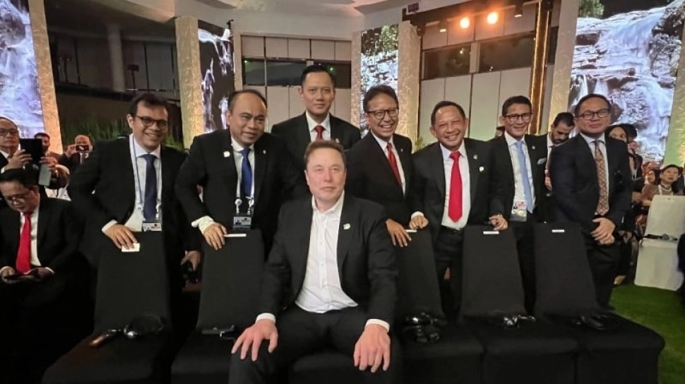 Foto Pejabat Bareng Elon Musk Viral Dikritik, Budi Arie: Beliau Jenius, Bukan Pengusaha Biasa