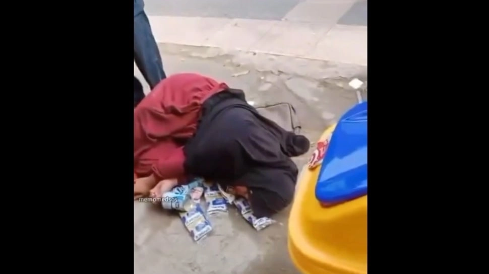 Emak-emak Menangis Diduga Mencuri di Minimarket, Netizen: Yang Maling Miliaran masih Cengengesan