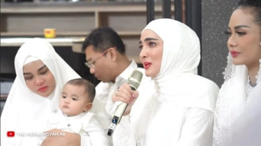 Atta-Aurel Haji Duluan, Ashanty Nangis Sesunggukan Lepas Anak dan Menantu Berangkat ke Tanah Suci
