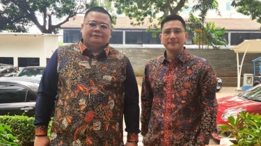 Beda Pendidikan Arie Putra dan Budi Adiputro, 2 Host Total Politik 'Digoreng' Gegara Pro Dinasti Politik