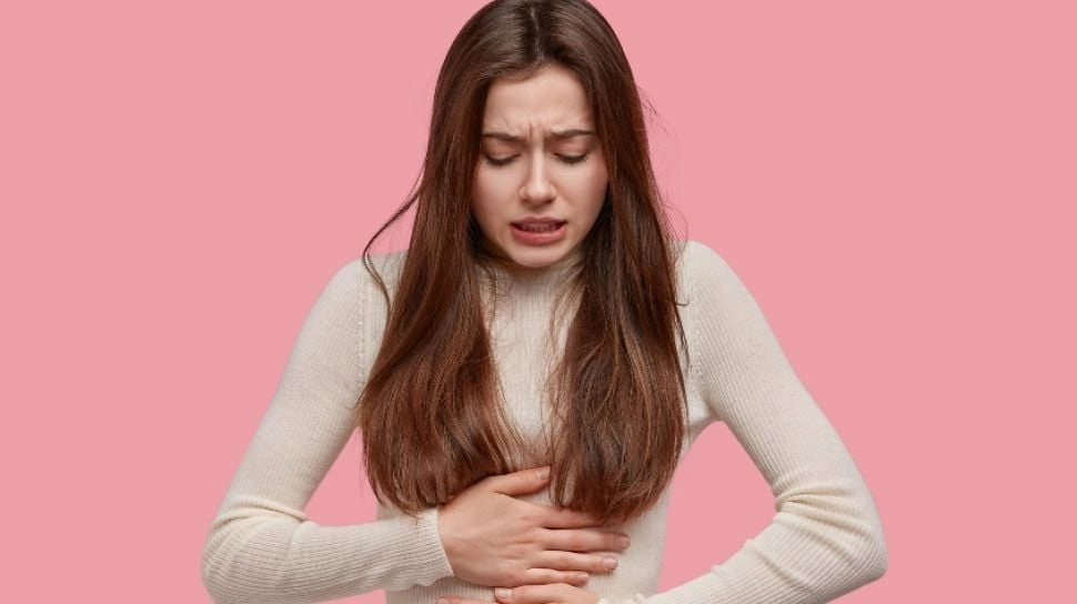 Mitos Atau Fakta: Air Kelapa Lebih Baik daripada Pain Killer untuk Nyeri Haid?