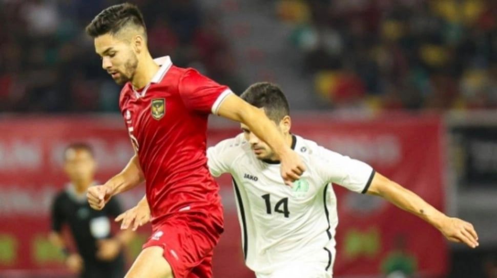 Timnas Indonesia vs Irak: Tendangan Keras Sandy Walsh Hampir Cetak Gol, Tapi Dimentahkan Kiper Jalal Hassan