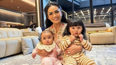 Tak Mau Asal Gendong Cucu, Kris Dayanti Takut Diomeli Yuni Shara Gegara Pakai Ini