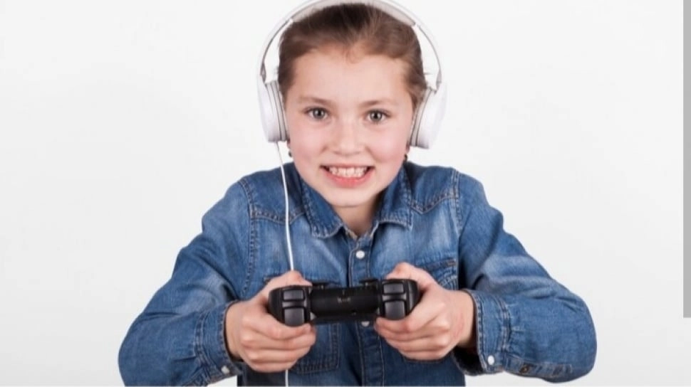 Terinspirasi Gen Z Pecinta Gamers, Es Krim Ini Ciptakan Rasa Baru Berlapis Cokelat!