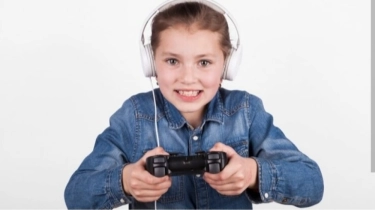 Terinspirasi Gen Z Pecinta Gamers, Es Krim Ini Ciptakan Rasa Baru Berlapis Cokelat!