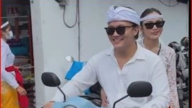 Ikuti Adat Keluarga Mahalini, Rizky Febian ke Upacara Mamukur Naik Motor