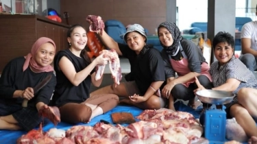 Tak Sekedar Berbagi, 3 Artis Ini Ikut Turun Tangan Potong Daging Kurban