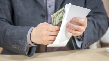 Bos Kresna Group Dituntut Bertanggung Jawab Atas Kerugian Nasabah