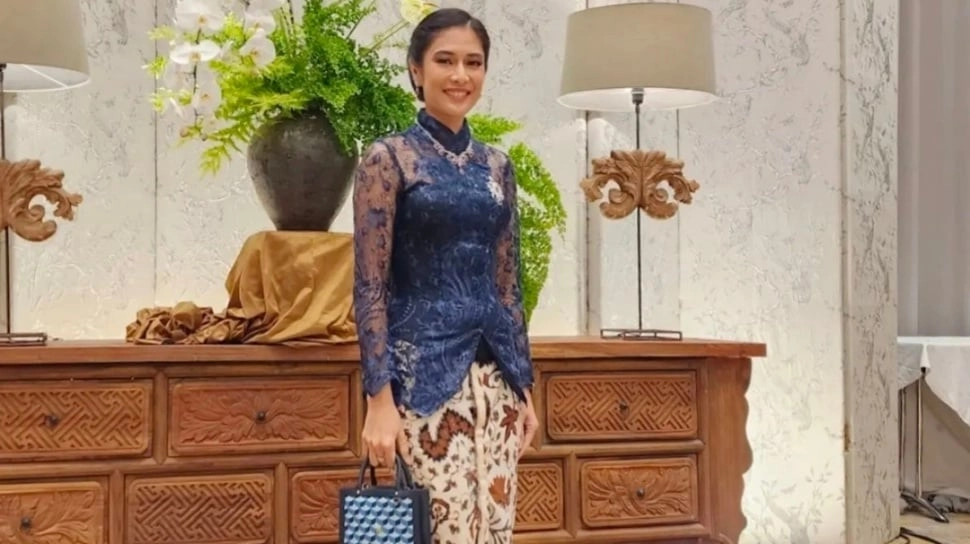 Kisah Mualaf Dian Sastro Temukan Islam: Berawal dari Filsafat & Pertanyaan Sulit