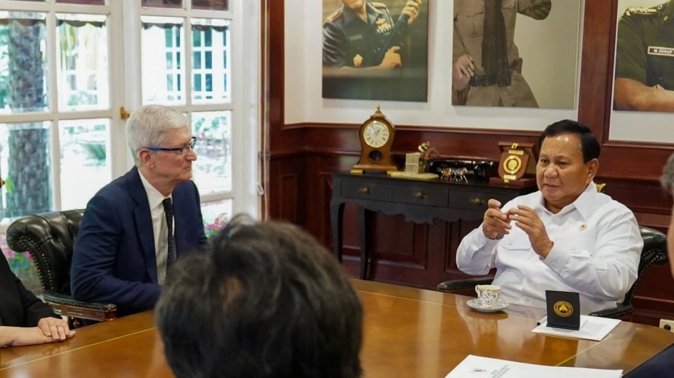 Bukan Indonesia, Tim Cook Lebih Pilih Resmikan Apple Store Pertama di Malaysia