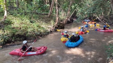 Asyiknya Packrafting di Kali Papah, Cocok untuk Liburan Bareng Keluarga