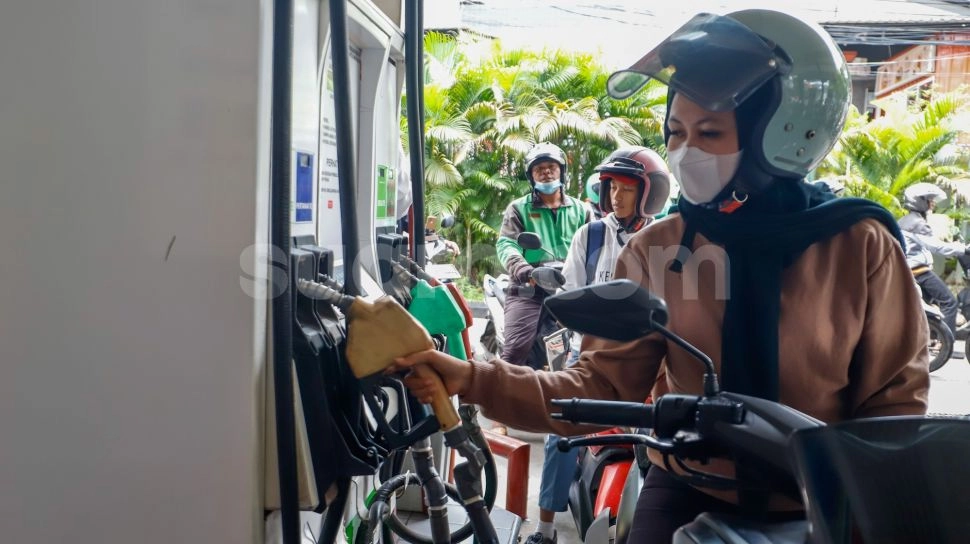 Rupiah Jeblok, Harga BBM Subsidi Bisa Terancam Naik?