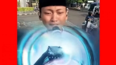 Viral Pria Sujud Syukur di Trotoar Dapat Saweran Pas Live, Berapa Harga Gift Paus TikTok?