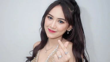 Bajunya saat Live Dibilang Terlalu Seksi, Balasan Happy Asmara Jadi Perbincangan