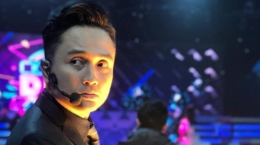 Pendidikan Denny Darko, Ahli Tarot Ramal Penyebab Ayu Ting Ting Putus dengan Muhammad Fardhana