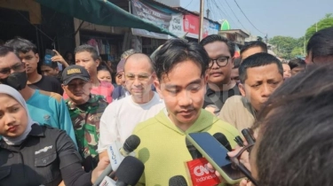 Ajak Artis Bagi-bagi Susu dan Buku: Gibran 'Laris' jadi Objek Selfie, Kepala Plontos Raffi Ahmad Disorot Emak-emak