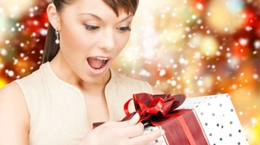 4 Zodiak Paling Ahli Bikin Kejutan Ultah Buat Kekasihnya, Cancer Loyal Beri Hadiah