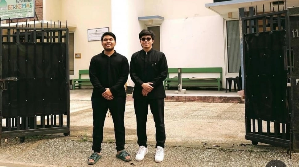 Momen Thariq Diminta Atta Belajar Cara Mandi Wajib, Publik Menolak Lupa: Percuma Haji dari Orok