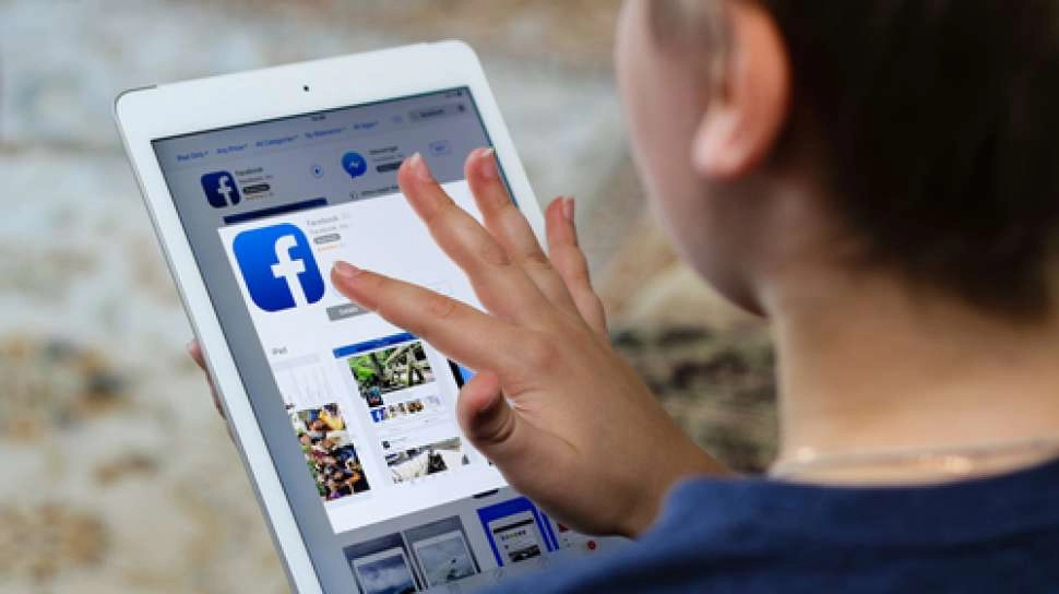 Cara Mudah Upload Banyak Foto Sekaligus di Facebook