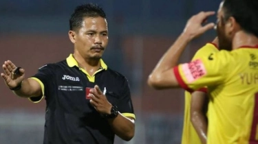 Iwan Sukoco 'Menghilang', Ini Daftar Lengkap 29 Wasit dan 46 Asisten di BRI Liga 1 2024/2025