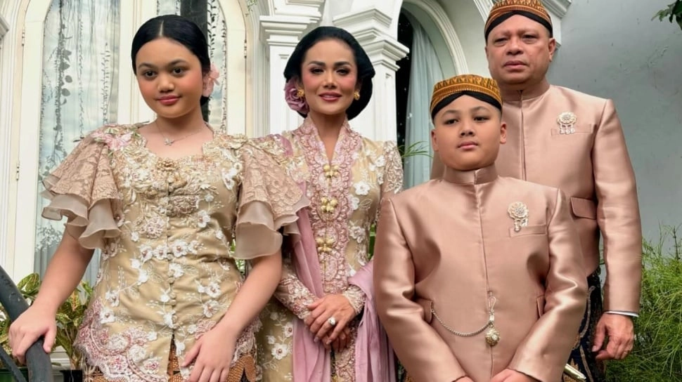 Sikap Amora Lemos ke Geni Faruk dan Anofial Asmid di Acara Tedak Siten Tuai Decak Kagum: Bisa Jadi The Next Mantu